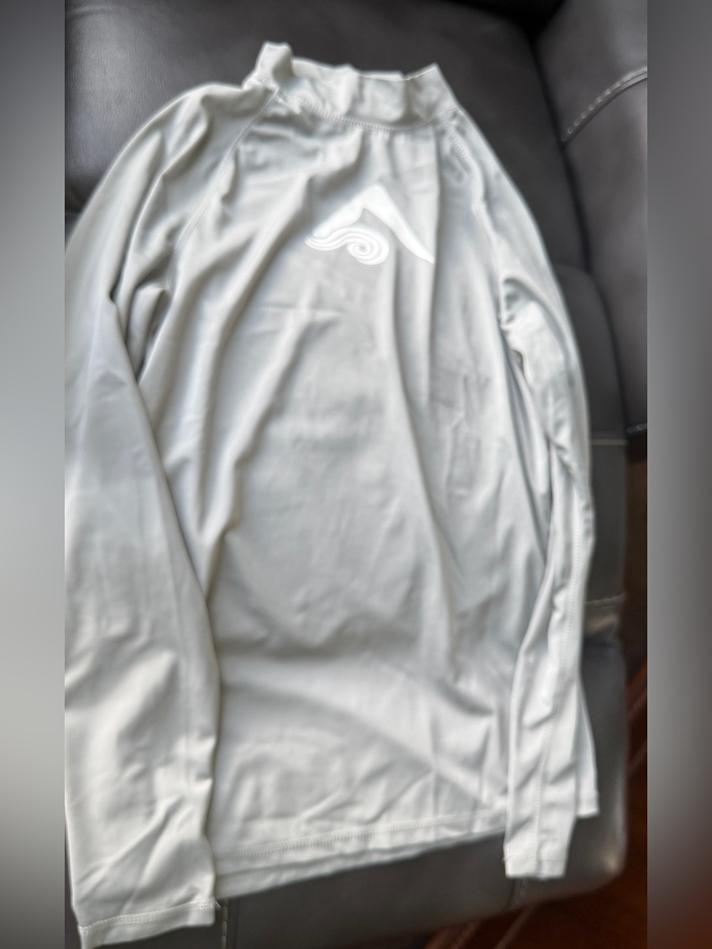 KANU Light Gray Long Sleeve Rash Guard with White Logo size small